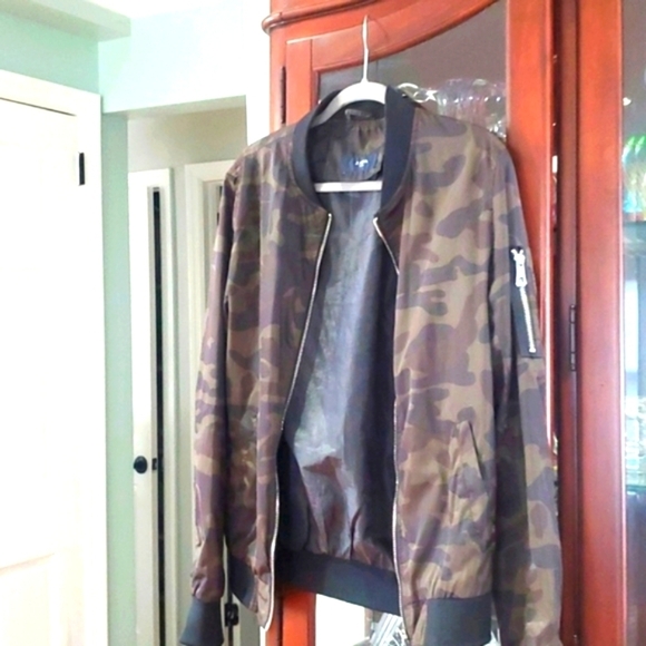 Zara Paris wind breaker Jacket black and olive color medium - Picture 4 of 8